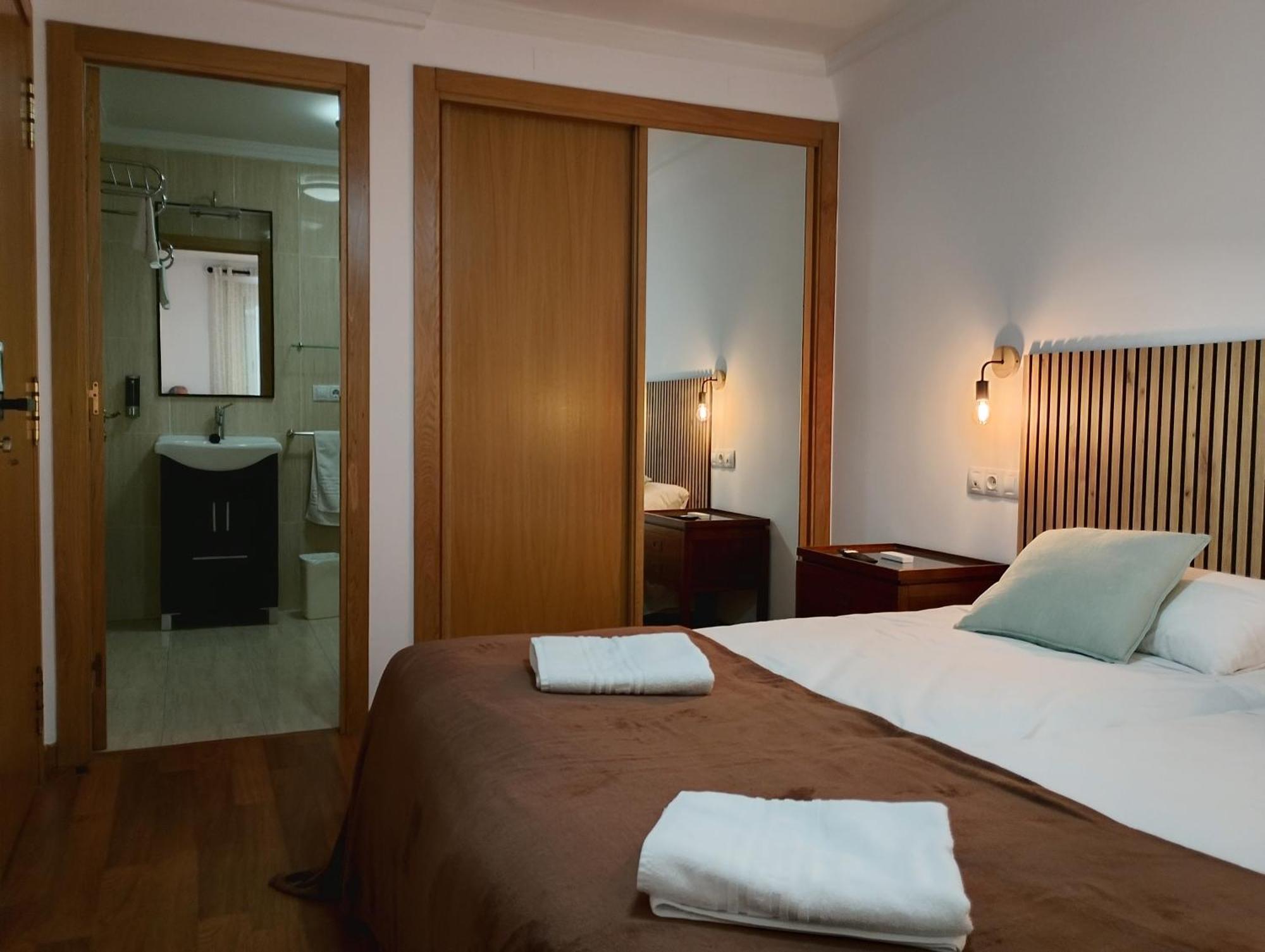 Hotel Cabalo Furado Tui Esterno foto